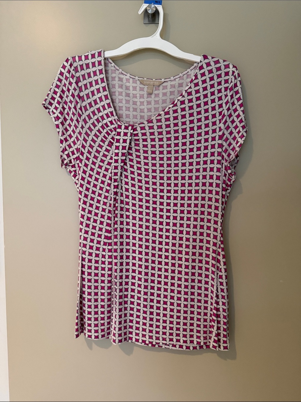 Banana Republic Geometric Knit Cap Sleeve Top Pink and White